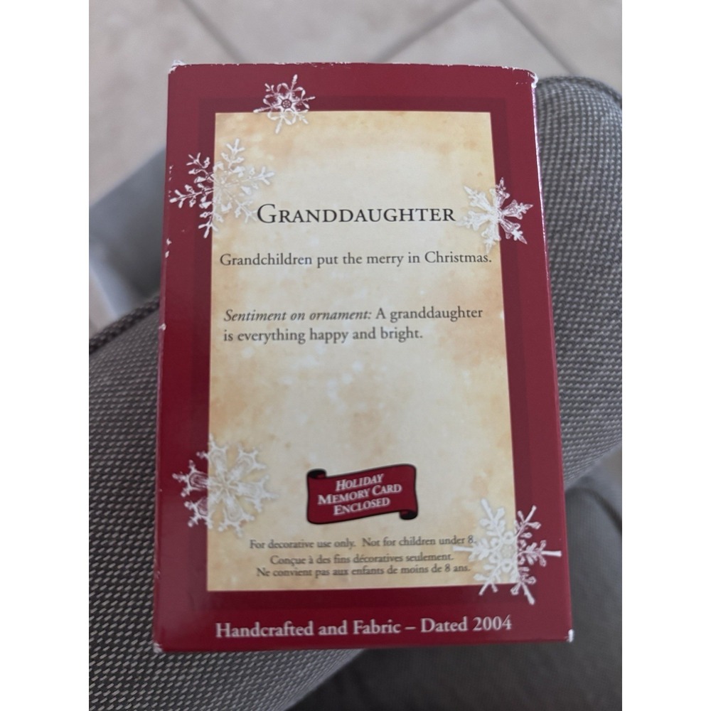 2004 Hallmark Granddaughter Keepsake Ornament Knit Hat Scarf Christmas Coatrack - Picture 2 of 3